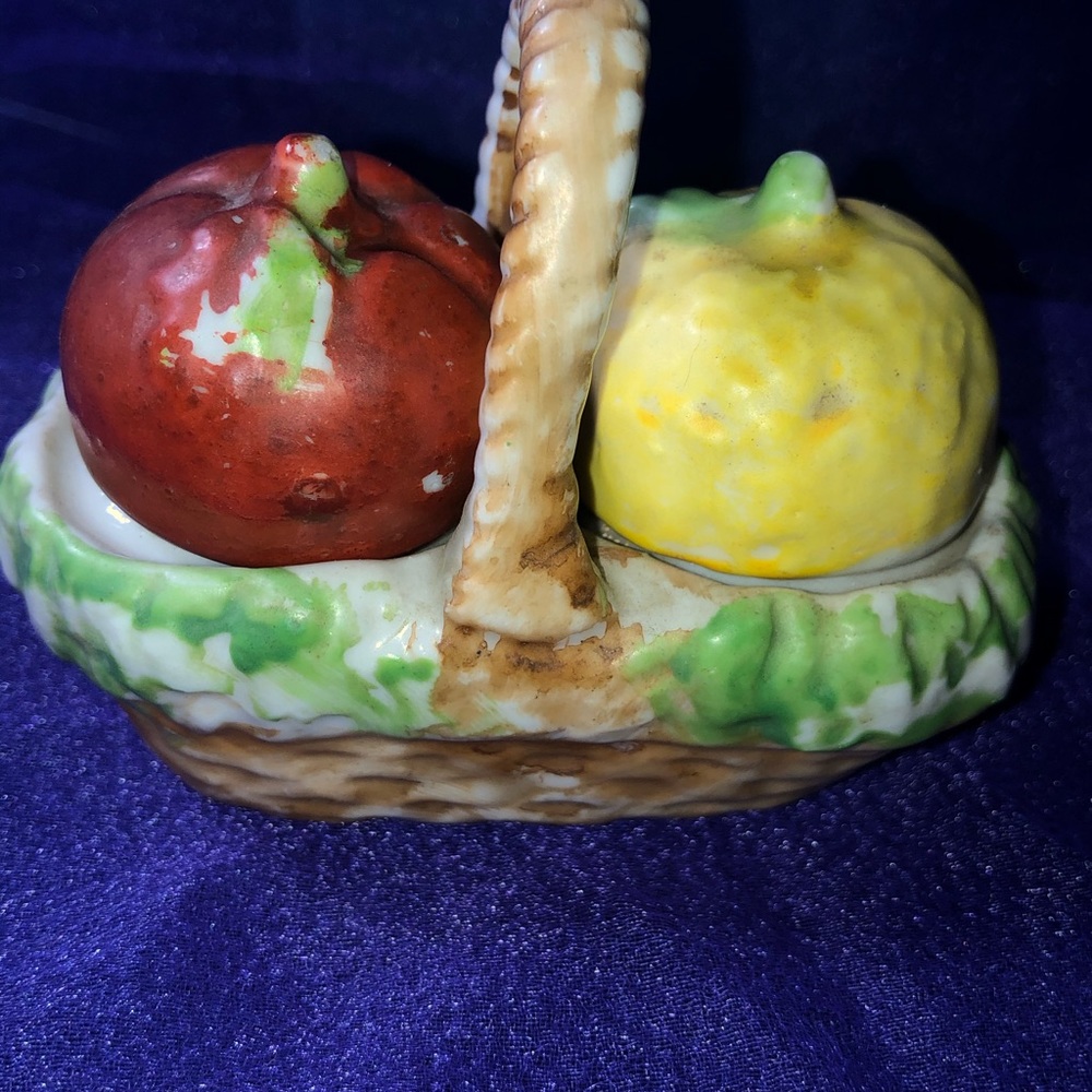 Occupied Japan miniature salt & pepper